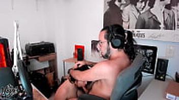 Webcam hack: amateur couple blowjob leak