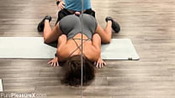 The naughty brunette loved him in the gym because she was very horny!