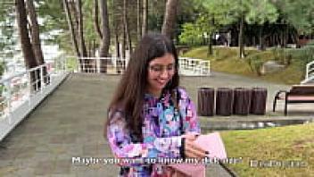 I found a cute person on the street, adored her, and put on her glasses.