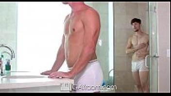 After taking a shower, Scott Riley of GayRoom beats Zed Knox.