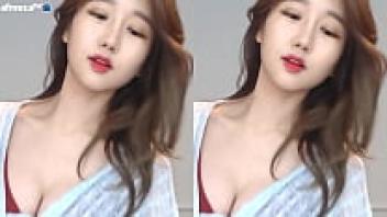 Korean females dance. sultry dance