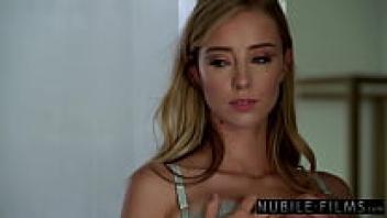 Haley Reed, a gorgeous blonde, seduces her busy boyfriend for sensual love (S37:E19).