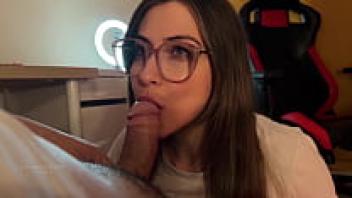Having sex and a cumshot with a female wearing glasses