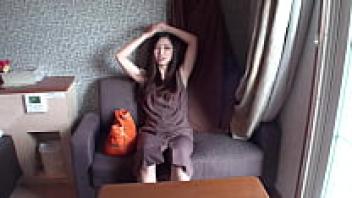 Having sex in the afternoon with a stunning married woman 2.