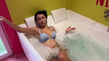 In the jacuzzi, Stepson adores his sexy stepmother.