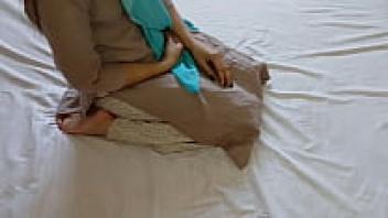 Indian sex with audio: Meri Dadi ki moti gand