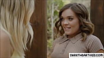 Lesbians in amateur sororities