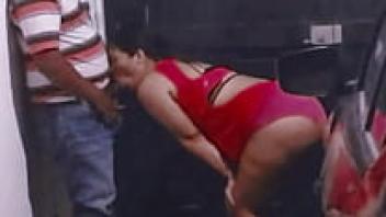 Delivery man caught on camera: My cuckold husband catches me sucking the delivery man's cock in my garage and giving a blowjob to the fortunate stranger (I'm a very bitchy and complacent amateur Hotwife).