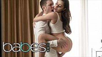 Babes: Hot Babe (Vanna Bardot) Squirting All Over the Place