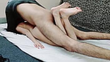 Pyas se bhari Chut patli ladki ki