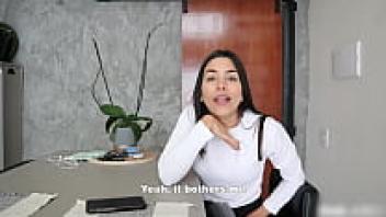 You're a fool! Cuckold's ideal woman, Play a part