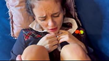 After school, the stepfather fell in love with a pregnant stepdaughter.